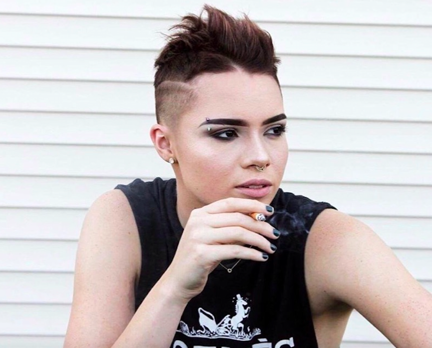 Krista-Sophia-babrer-for-short-hair