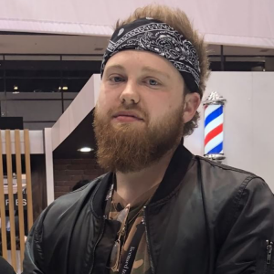 barber-headband-straight-razor-stylist-hairdo