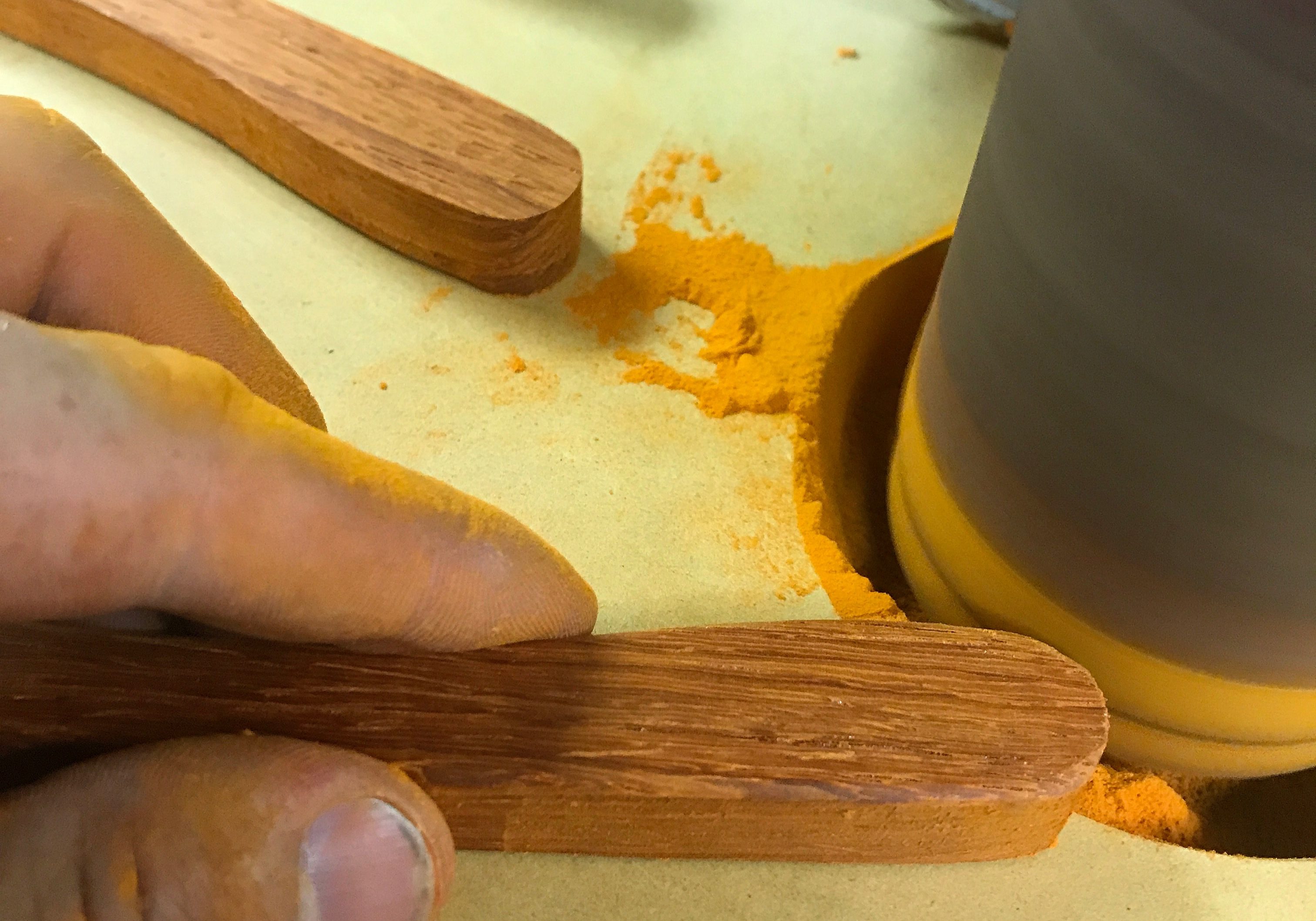 rough-sanding-red-padauk-custom-barber-razor