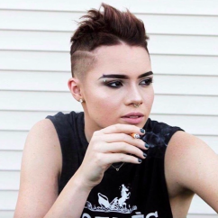 Krista-Sophia-babrer-for-short-hair